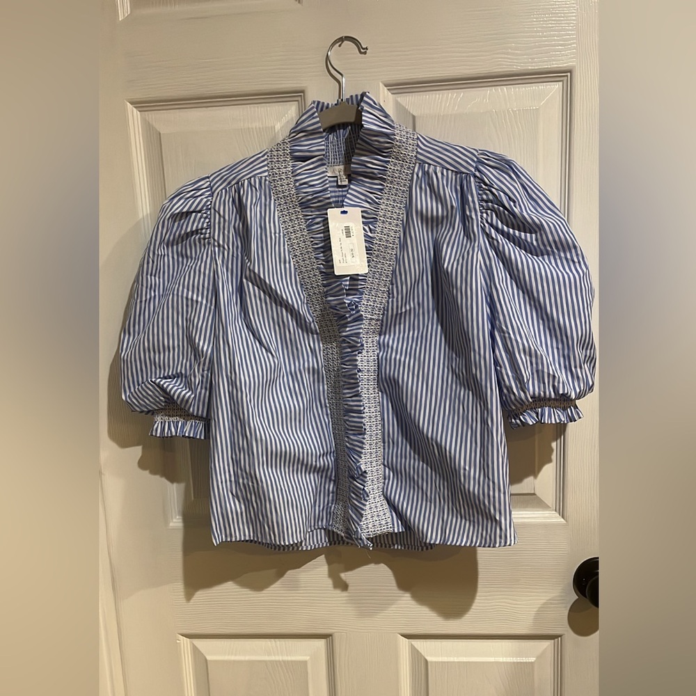 Blue/White ruffled top